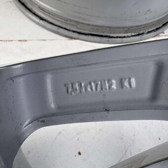 ALU KOLA ŠKODA OCTAVIA KAROQ SUPERB 17" ET52 - 6