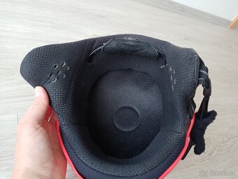 Lyžařská helma UVEX - 6