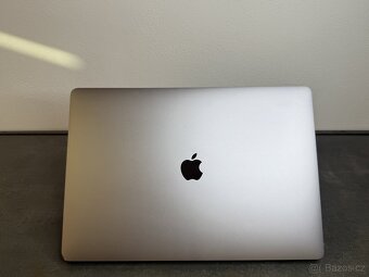 Macbook Pro 16" 2019 / I7 / 16GB / 512GB / Space gray - 6
