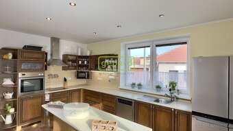 Na prodej prostorný, zrekonstruovaný dům - Slavkov u Brna - 6