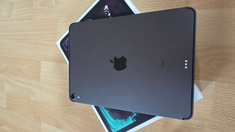 Apple iPad 11 512GB mod. A1934 WiFi + SIM + Apple klávesnice - 6