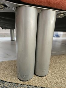 oranžový gauč - 6