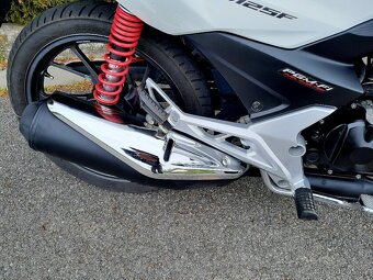 Honda CB 125F - 6