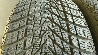 Zimní pneu Goodyear Ultragrip 235/35 R19 - zánovní - 6