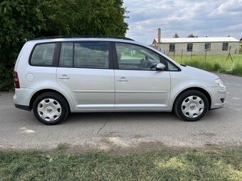 Volkswagen Touran 1.4tsi 103KW, naj. 132 tis km, 7 mist - 6