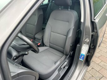 VW Golf 1,4 tsi Variant 92 Kw Lounge Tažné Xenony Webasto - 6