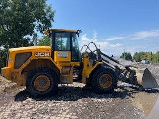 Nakladač JCB 427 - 6