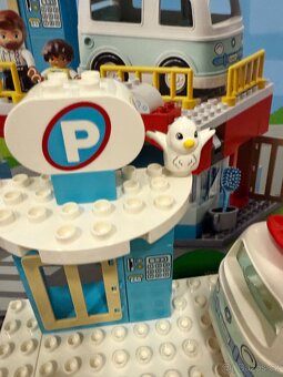 LEGO® DUPLO® 10948 Garáž a myčka aut - 6