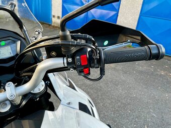 Benelli TRK 502 cestovní motorka - 6