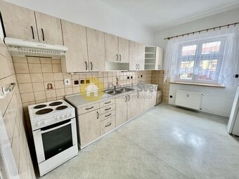 Prodej prostorného byt 2+1, balkon, komora, sklep, Strakonic - 6