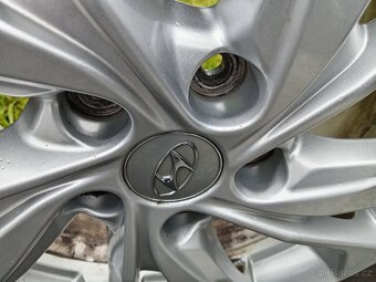 Originál ALU kola Hyundai Tucson R17 + letní pneu - 6
