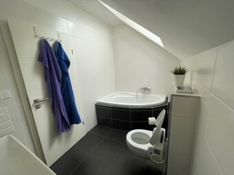 Pronájem novostavby RD se zahradou, Praha východ, Zlonín. - 6