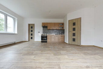 PRONÁJEM PĚKNÉHO, VELKÉHO BYTU 3+KK, 109 M2 V 1NP RD (PODKRO - 6