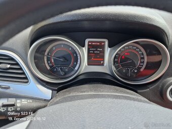 Prodám Fiat Freemont 2.0, 125 kW, automat - 6