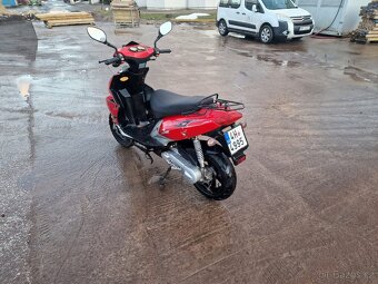 Skútr motocykl Motorro Polly 50, najeto 6700km, držák kufru, - 6