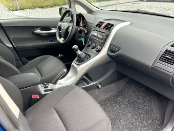 Toyota Auris 1.3 VVT-i, původ ČR 2010, naj. 93 000km - 6