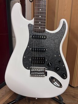 Kompletní set - Squier Stratocaster by Fender, combo Orange - 6