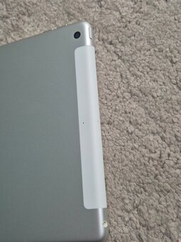 Apple iPad 7. generace 32gb Wi-Fi + Cellular - 6