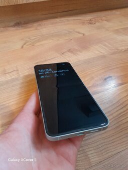 Samsung Galaxy Z Flip6 - 6