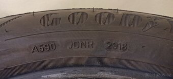 Goodyear Ultragrip 9 185/60 R15 84T 5,5 - 6,5 mm - 6