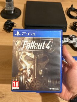 Sony PlayStation 4 Slim 1TB + originál ovládače a PS4 hry - 6