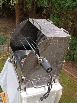 Gril na kuřata a kýtu - 6