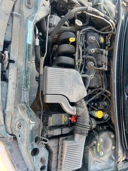 Chrysler Stratus LX 2.0i - 6