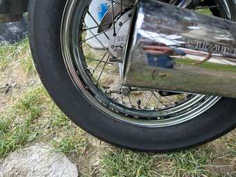 Suzuki GZ 250 Marauder - 6