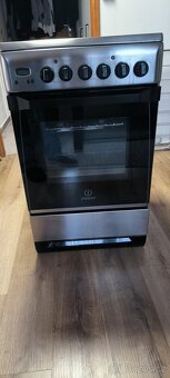 Sklokeramický sporák - málo používaný (400V) - 6