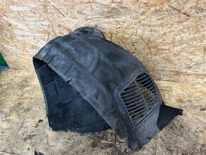 PŘEDNÍ PODBĚHOVÉ PLASTY AUDI Q7 - 6