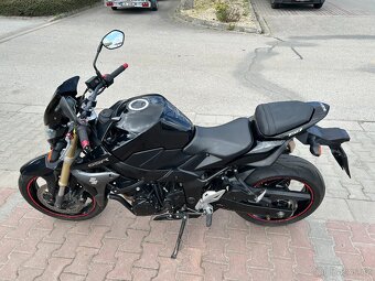 Suzuki GSR 750 2011 - 6