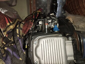 Piaggio Vespa 125 ie zánovní kompletní motor naj.3000 km - 6