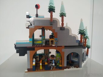 Lego Friends 41756 - Lyžařský resort s kavárnou - 6