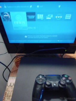 Sony Playstation 4 PRO - HDD 1TB + příslušenství - 6