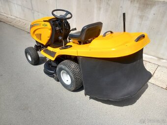 Prodám zahradní traktor MTD 13Hp - 6