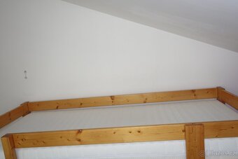 Patrová postel z masivu včetně roštů a matrací - 6