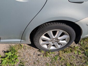 Toyota Avensis 2004 2.0 85kw d4d - 6