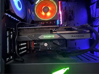 GIGABYTE Radeon RX 7800 XT GAMING OC 16G - 6