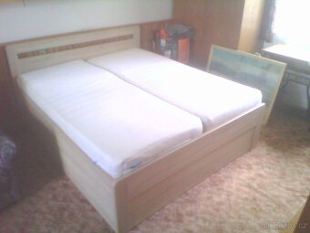 Dvoulůžková postel - 6