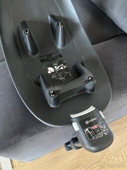Autosedačka Cybex + isofixová základna - 6