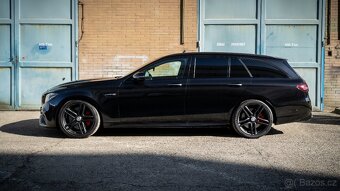 MERCEDES E63S AMG FORMATIC+ - 6