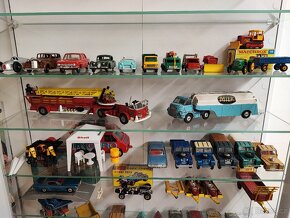 Modely Dinky a Corgi - 6