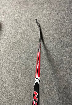 Nová juniorská hokejka CCM ULTIMATE - 6