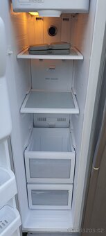 Lednice SAMSUNG (MODEL RS21FASM) - 6