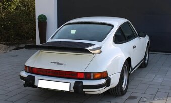 Porsche 911 SC z roku 1982 - 6