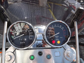 Honda VF 750C Magna - 6