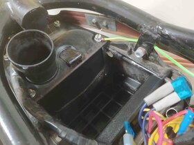 ČZ 125/488 (175/487) - záslepka filtr box baterka - 6