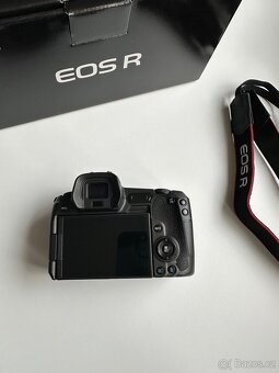 Canon EOS R - top stav - 6