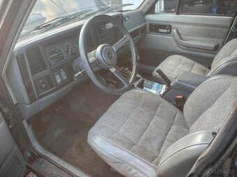 Jeep Cherokee XJ 2.5i 4x4 - 6