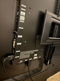 Samsung DM65E - 65” Komerční Digitální Informační - 6